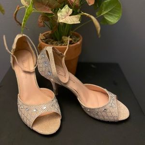 De Blossom Collection, size 8, wedding heels